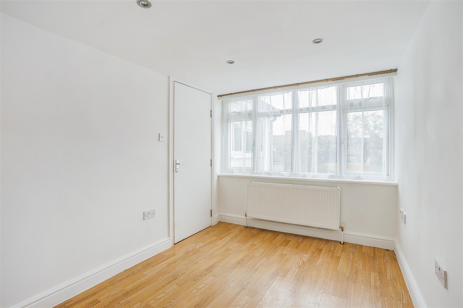 Lee Road, Perivale Sargeants London